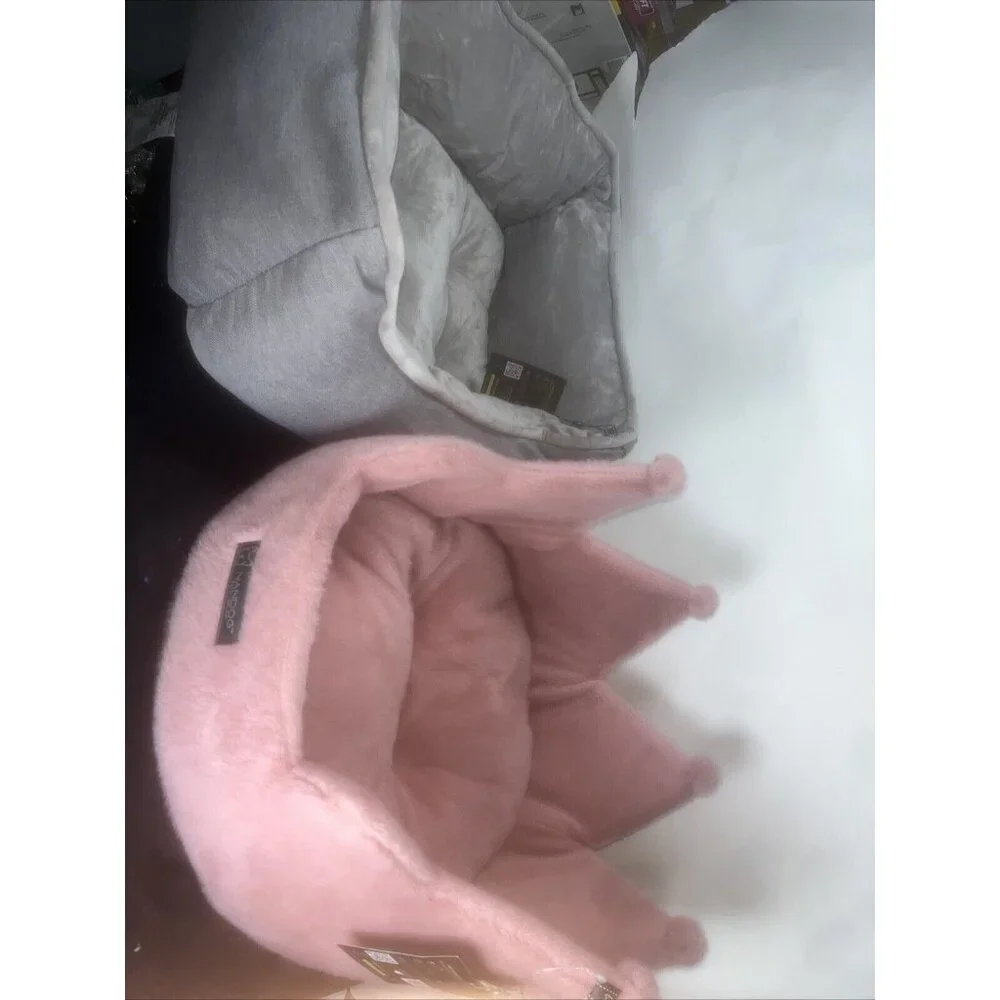 NEW NANDOG Cloud Crown Blush Pink Dog/Cat Pet Bed Barbie and Grey Plush/Mesh Bed